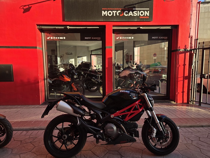 Ducati monster 796 abs 12