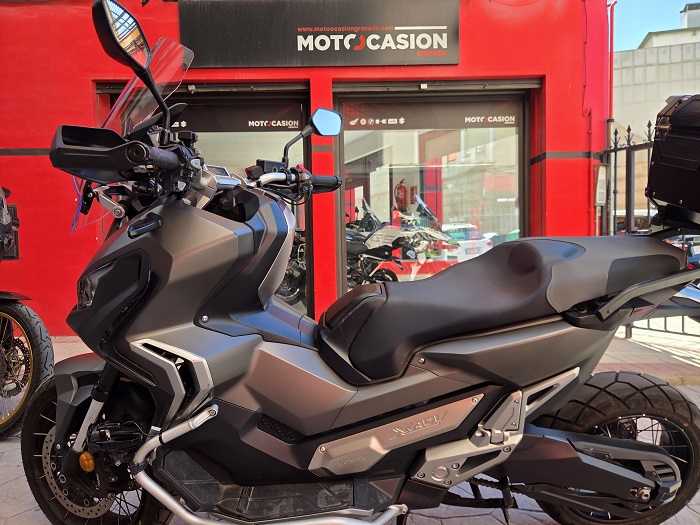 Honda x-adv 750 19